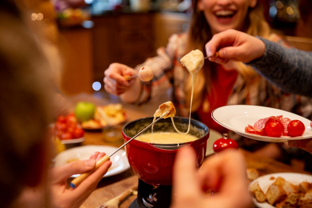 Receita de fondue com cerveja: perfeito para o dia dos namorados!
