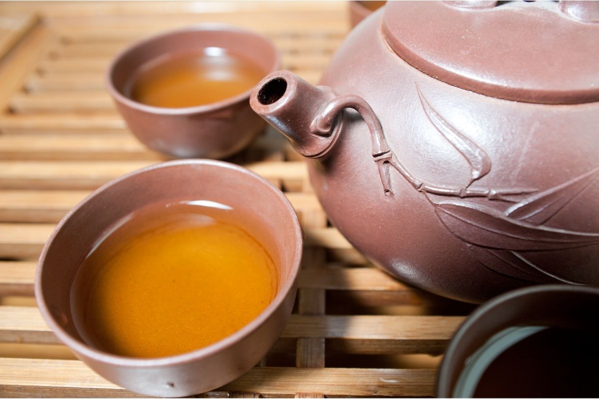 Chá antigripal delicioso de 4 ingredientes baratos! Faça em 10 minutos - Reprodução Canva