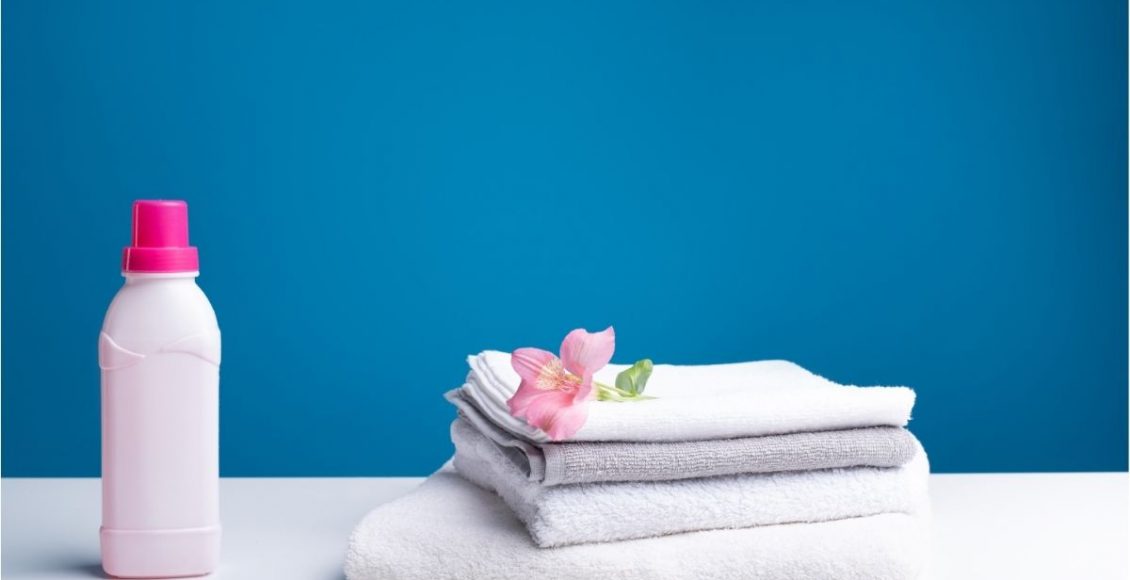 Gaste metade do valor! Receitinha simples de amaciante para deixar suas roupas maravilhosas - Reprodução Canva