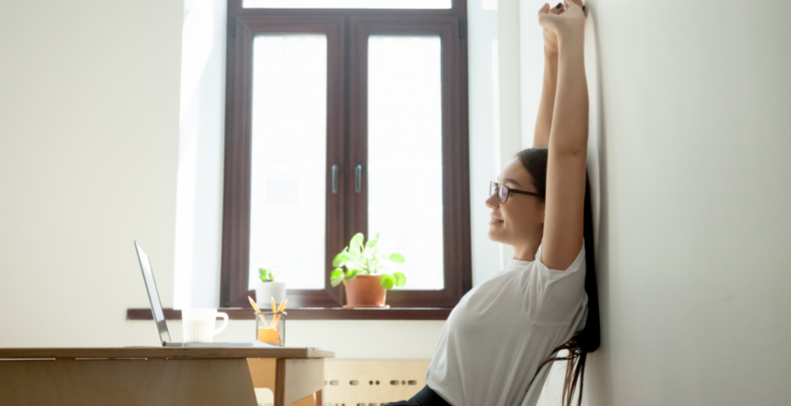 Série de alongamentos para fazer em casa e aliviar a tensão do home office - Reprodução Canva