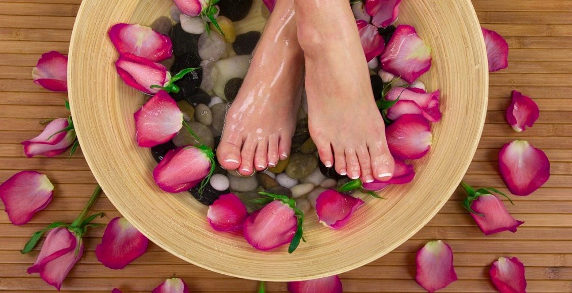 Spa dos pés caseiro passo a passo para pés macios, hidratados e relaxados - Reprodução Pixabay