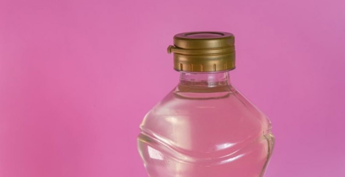 Vinagre de álcool na limpeza veja dicas que vão te ajudar no dia-a-dia - Reprodução Freepik