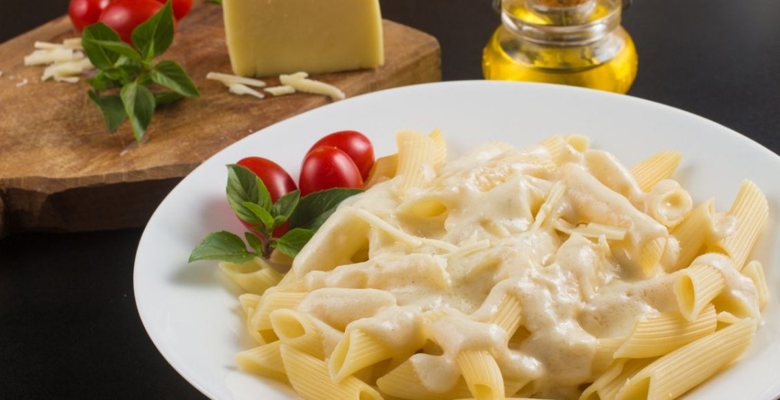 molho branco com creme de leite - Reprodução Canva