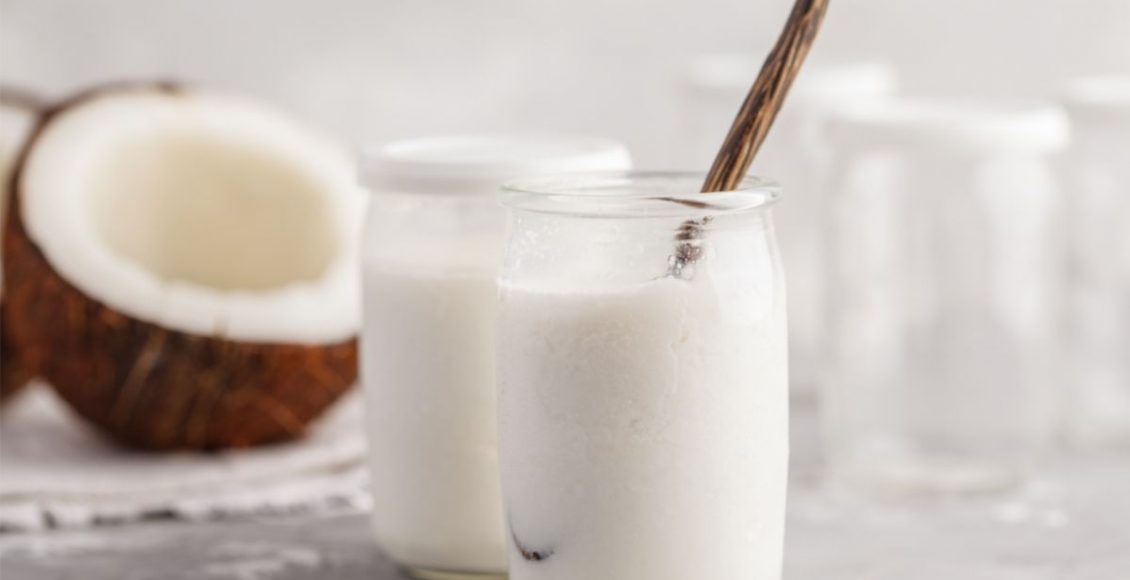 Aprenda a fazer um iogurte de coco 100% natural! Passo a passo muito simples e rápido - Reprodução Canva