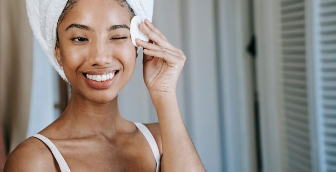 Limpeza de pele profunda - reprodução: Canva