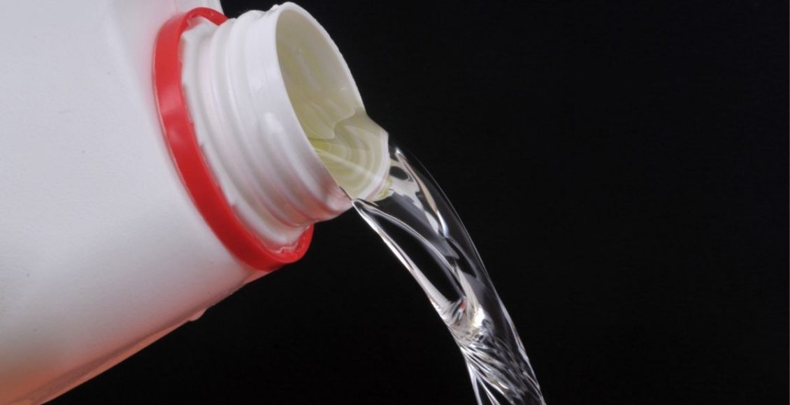 Mancha de água sanitária - Reprodução Canva