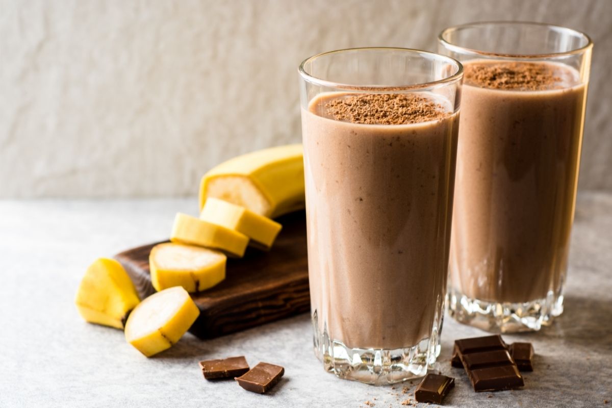 Vitamina de chocolate feita de banana congelada! Aprenda a receita em 10 minutos - Reprodução Canva