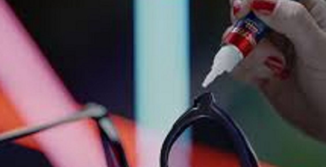 Como fazer cola super bonder em casa (Foto: Freepik)