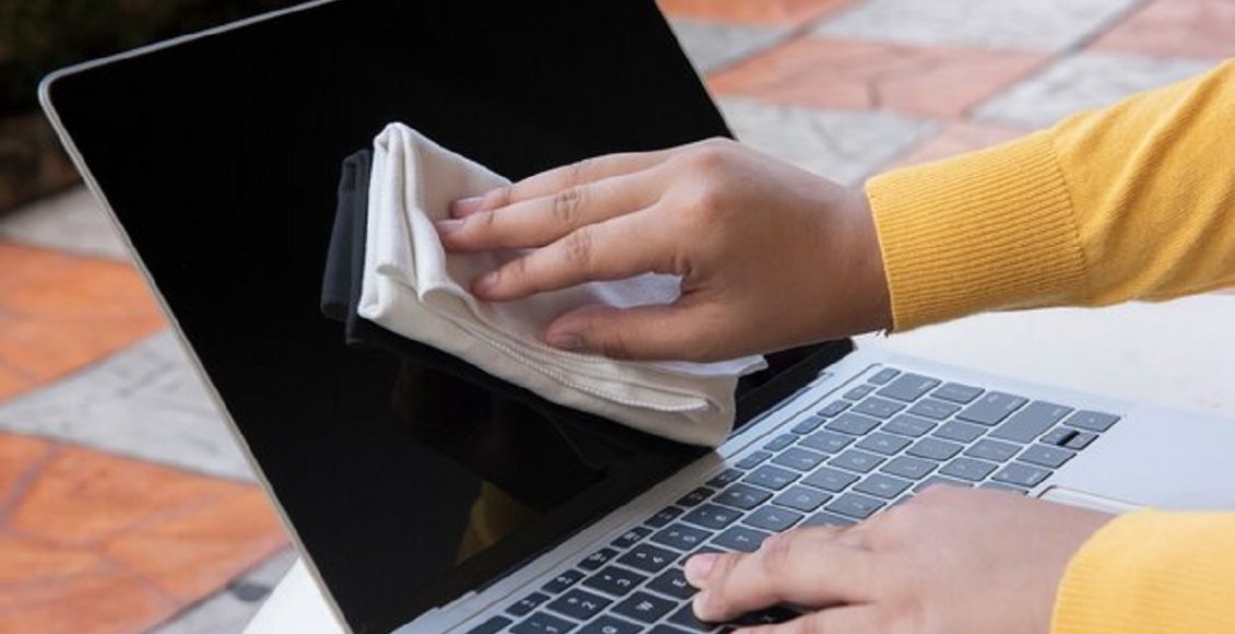 Truque caseiro para fazer limpeza de notebook: confira agora (Foto: Freepik)