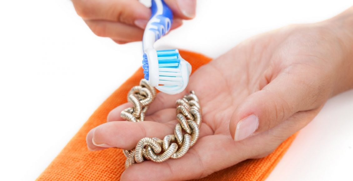 Limpar bijuteria (Pixabay/Reprodução)