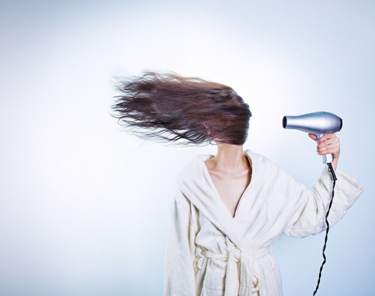 Hidratação do cabelo: entenda a diferença entre o óleo de coco e o óleo de rícino e aprenda a usar - Reprodução Pixabay