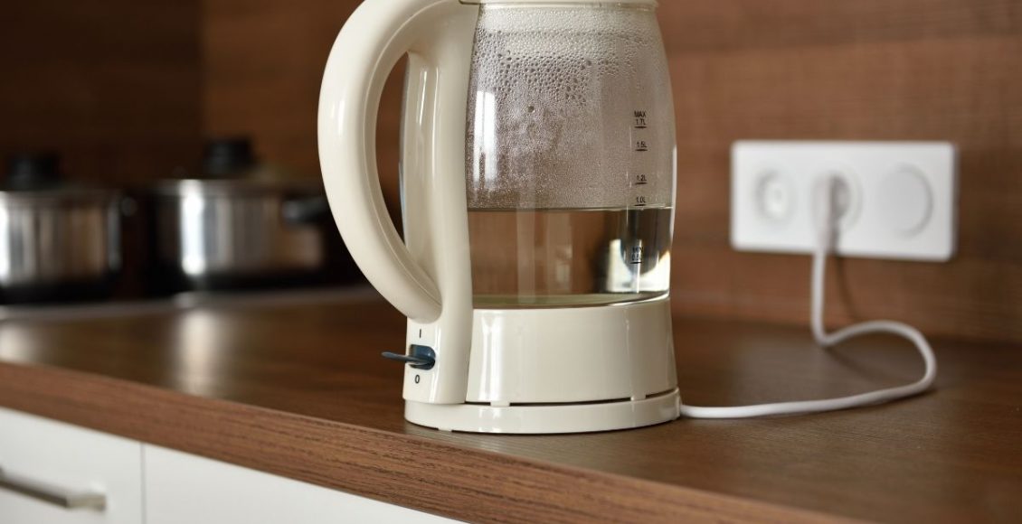 Chaleira elétrica: um eletroportátil moderno que não pode faltar na sua cozinha - Reprodução Canva