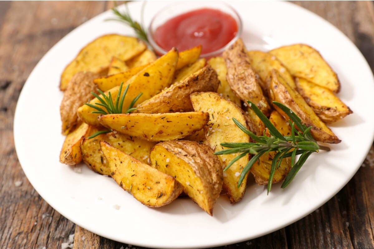Batata rústica no air fryer: veja como preparar esse acompanhamento saboroso - Fonte Canva