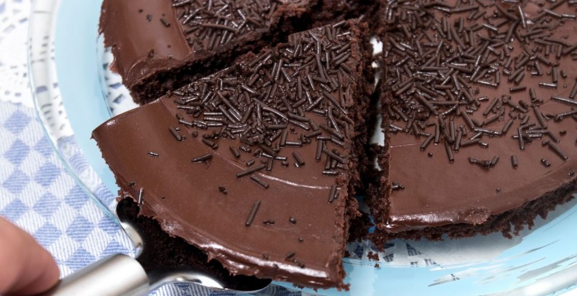 Bolo de brigadeiro - reprodução Canva