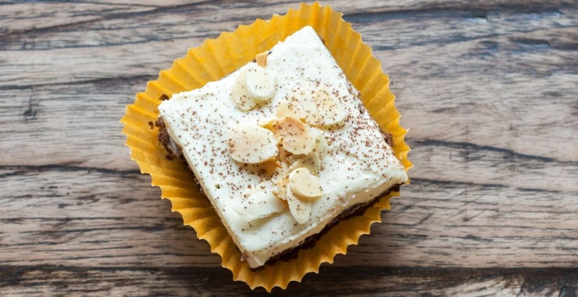 Brownie de chocolate branco aprenda essa receita deliciosa e diferente - Reprodução Canva