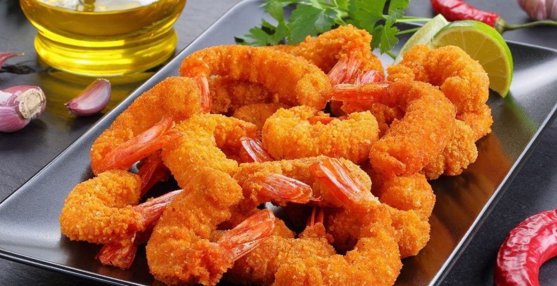 Camarão frito empanado na tapioca, receita incrível e fácil de fazer - Imagem Canva