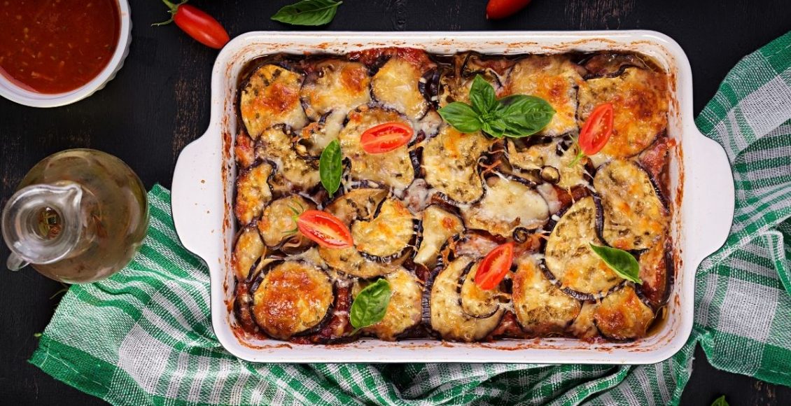 Aprenda como fazer lasanha de berinjela saudável - reprodução: Canva