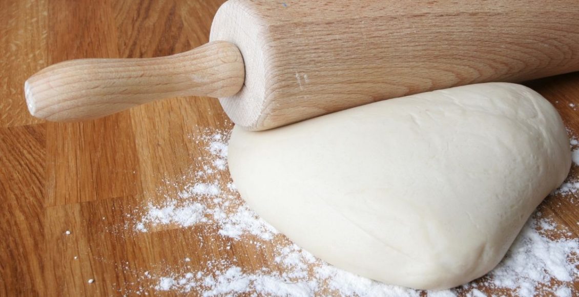 Saiba como fazer massa de pastel de forno super rápido com poucos ingredientes- reprodução do canva