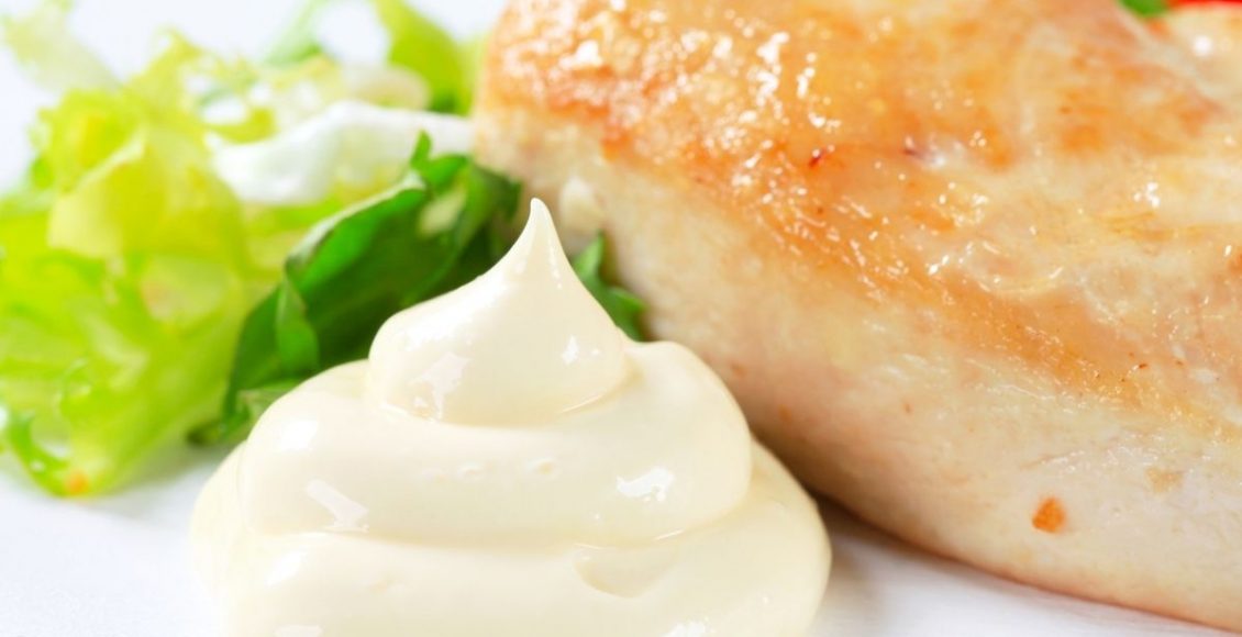 Receita de filé de frango flambado no conhaque com maionese caseira- Reprodução canva