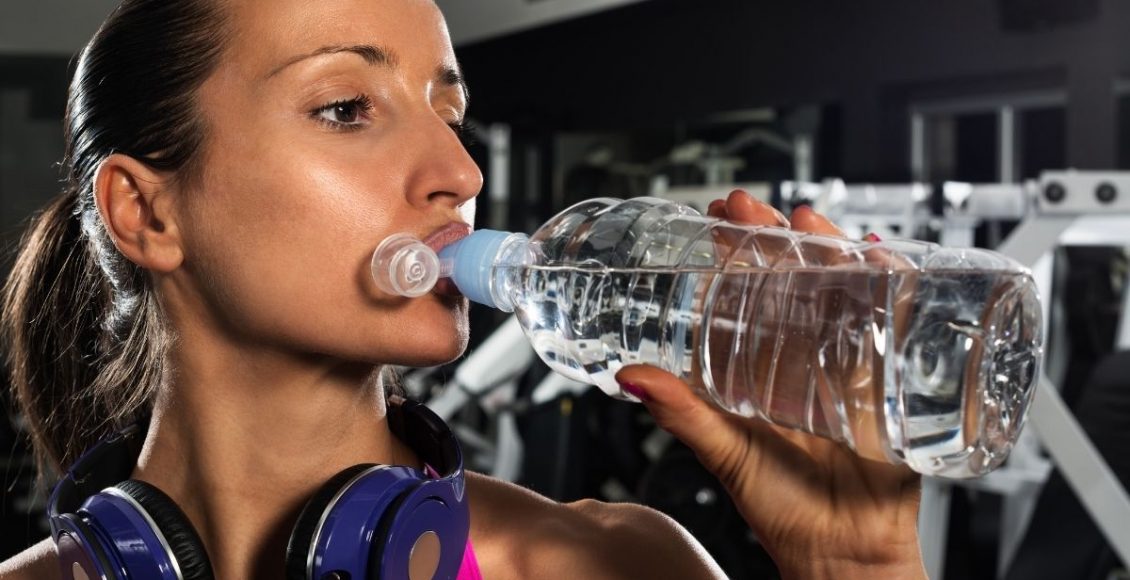Ingestão de água - reprodução Canva