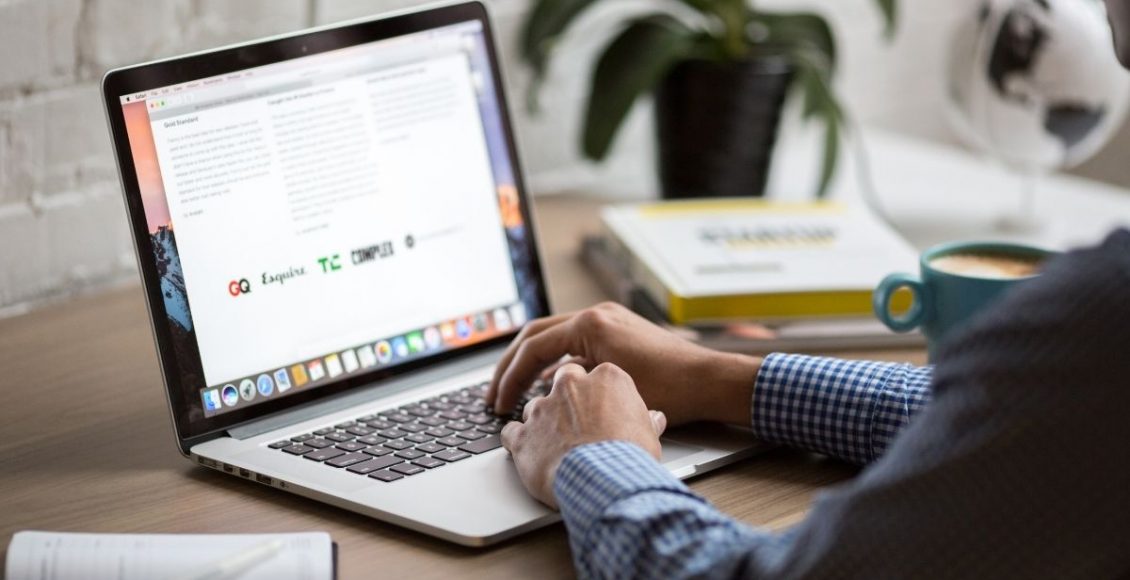 Mesa de trabalho - Reprodução Canva