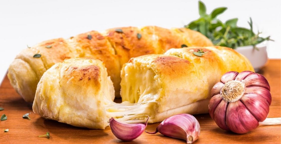 Pão de alho na sanduicheira: simples, rápido e delicioso. Aprenda agora! — Reprodução do Canva.