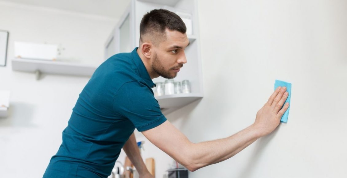 Remover mancha de parede - reprodução Canva