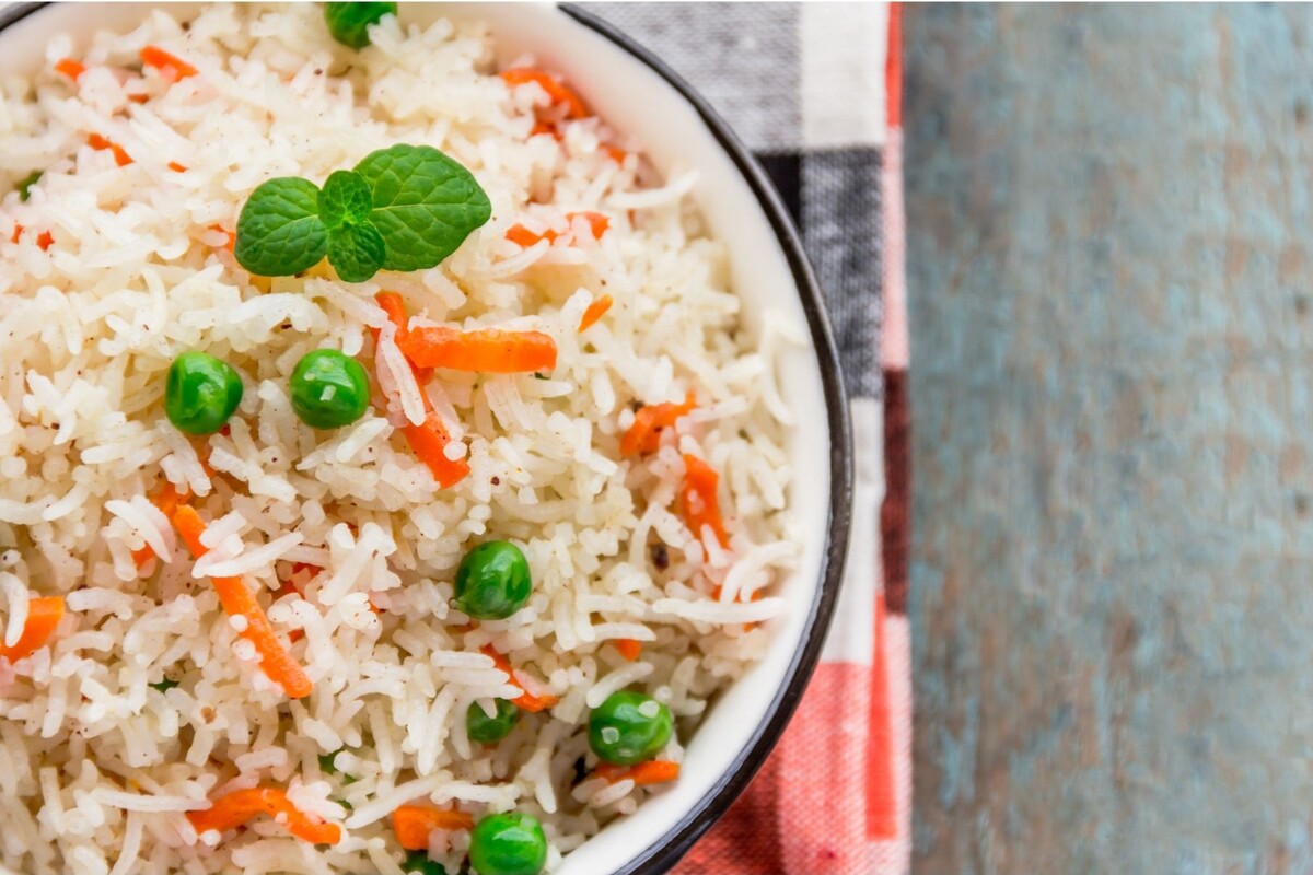 Arroz à grega: acompanhe uma receita completa e fácil para prepará-lo - Reprodução Canva