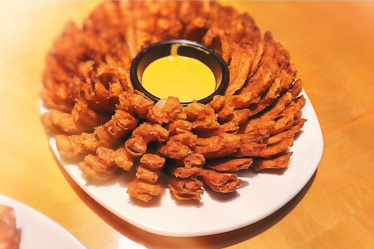 Cebola recheada no air fryer: veja como preparar com facilidade e rapidez - Fonte Canva