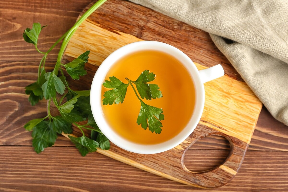 Chá de salsa: veja quais são os benefícios dessa maravilhosa bebida - Fonte: Canva