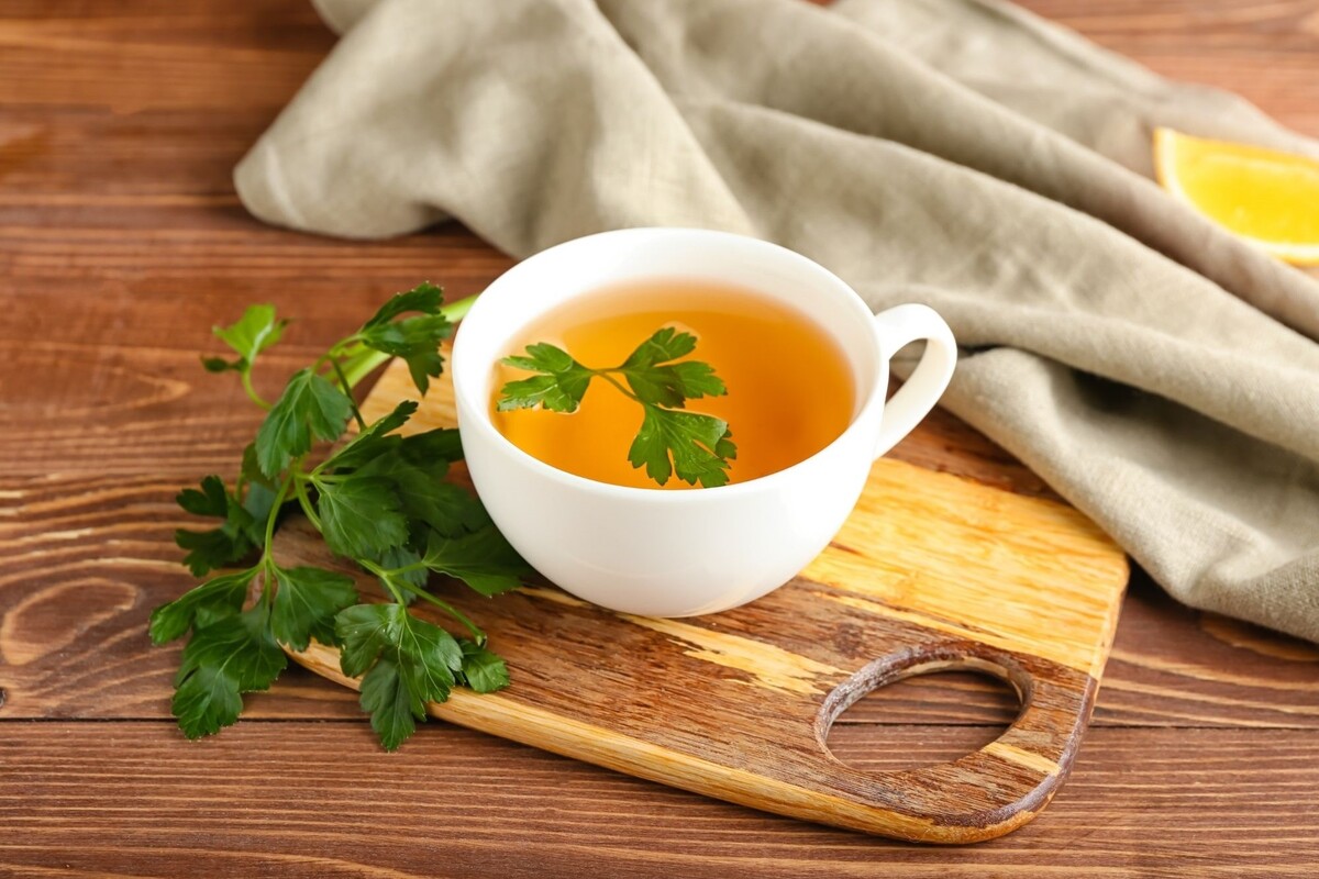 Chá de salsa: veja quais são os benefícios dessa maravilhosa bebida - Fonte: Canva