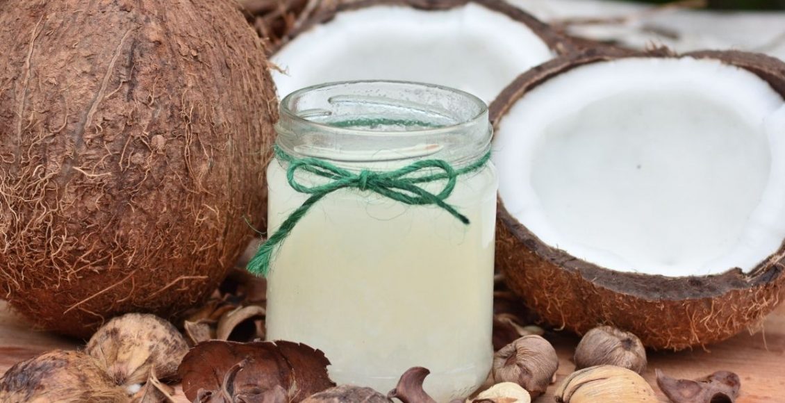 óleo de coco no cabelo - canva