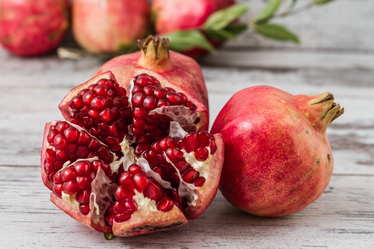 Romã: descubra os maravilhosos benefícios dessa fruta para a saúde - Reprodução Canva