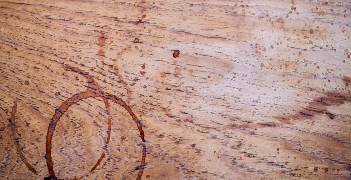 Manchas de água no chão de madeira: Veja dicas de como acabar com isso em poucos minutos  - Fonte: Pixabay