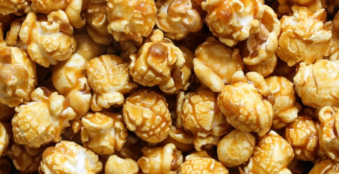 Confira a receita de como fazer pipoca doce sem queimar - reprodução: Canva