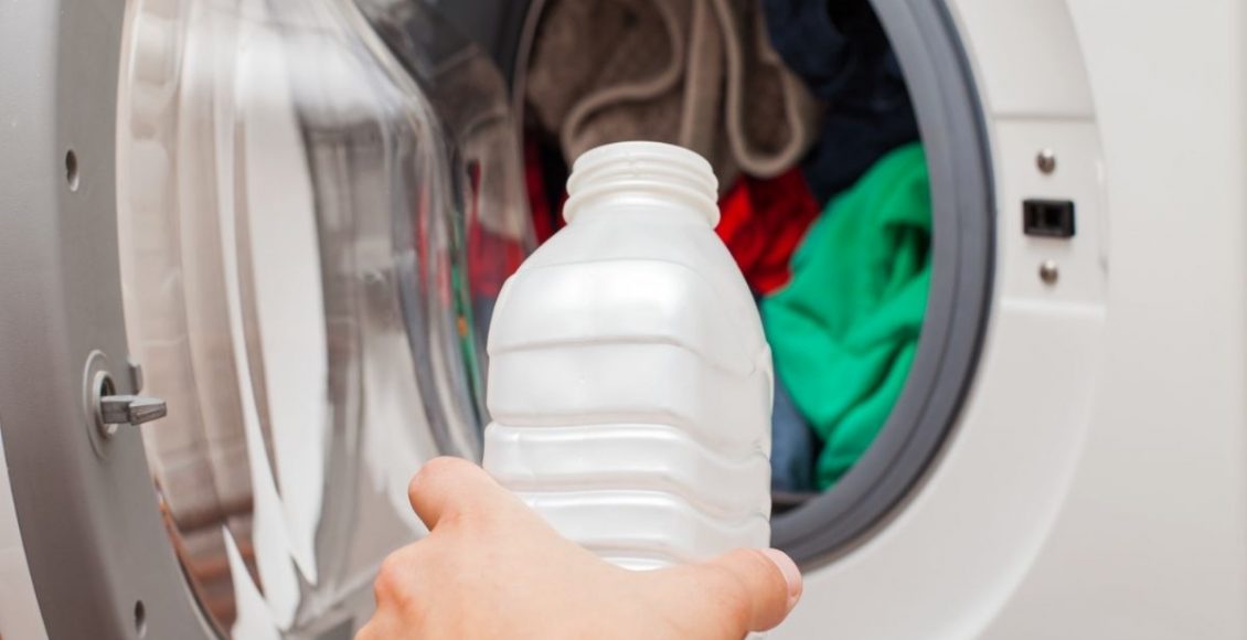 Pinho Sol para lavar roupas funciona Confira agora e surpreenda-se - Reprodução Canva