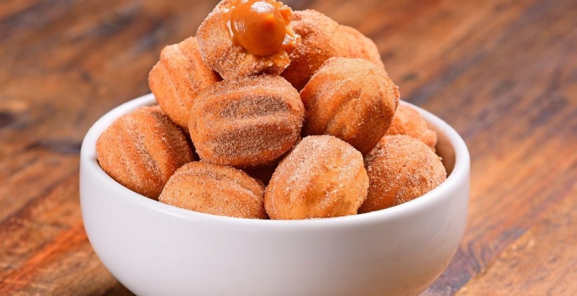 Receita de bolinho de chuva sabor churros recheado com doce de leite - Reprodução Canva