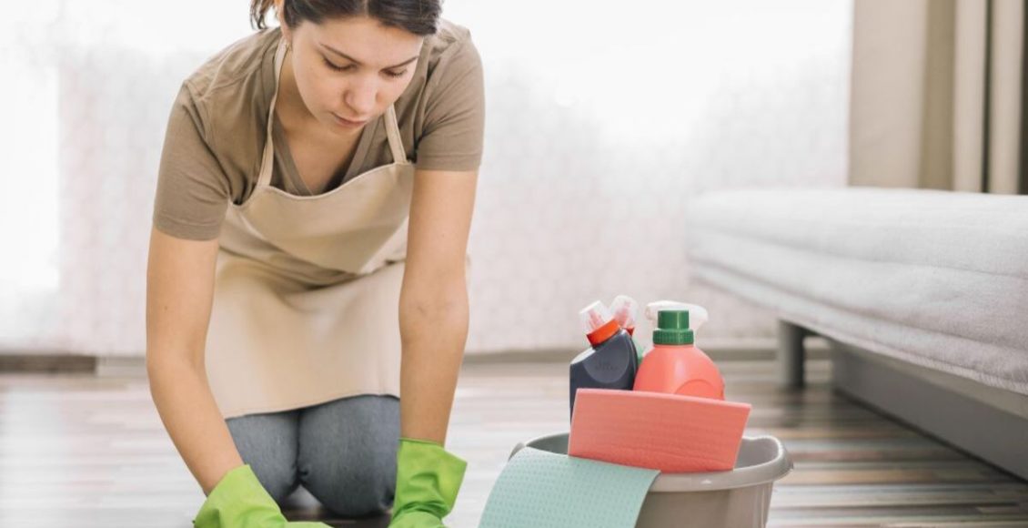 Água sanitária na pele pode causar queimaduras? Veja como tirar a secura da região depois da faxina - Fonte: Pixabay