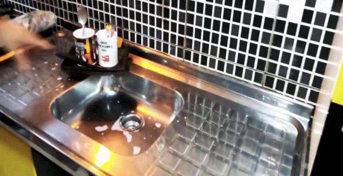 Como lavar a pia de inox e evitar carunjo? Veja dicas práticas para deixar a sua pela brilhando - Fonte: Pixaaby