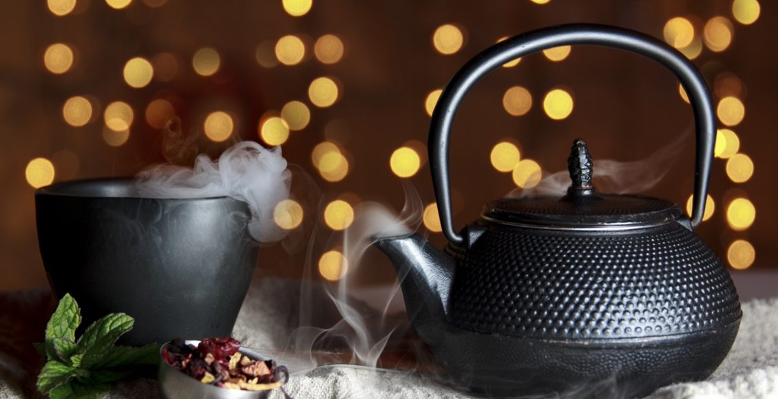 Aprenda definitivamente como fazer um chá para limpar o fígado e se livrar da toxinas (imagem: pexels)