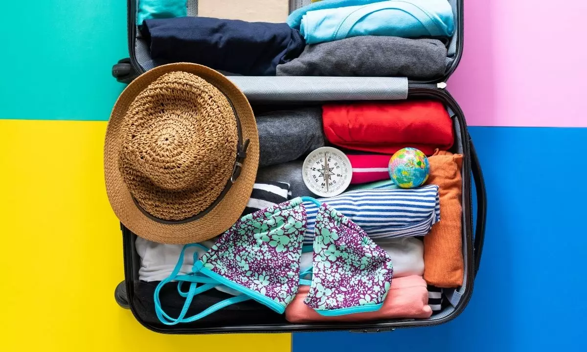 Hora de viajar! Aprenda uma forma de dobrar suas roupas para caber mais na mala