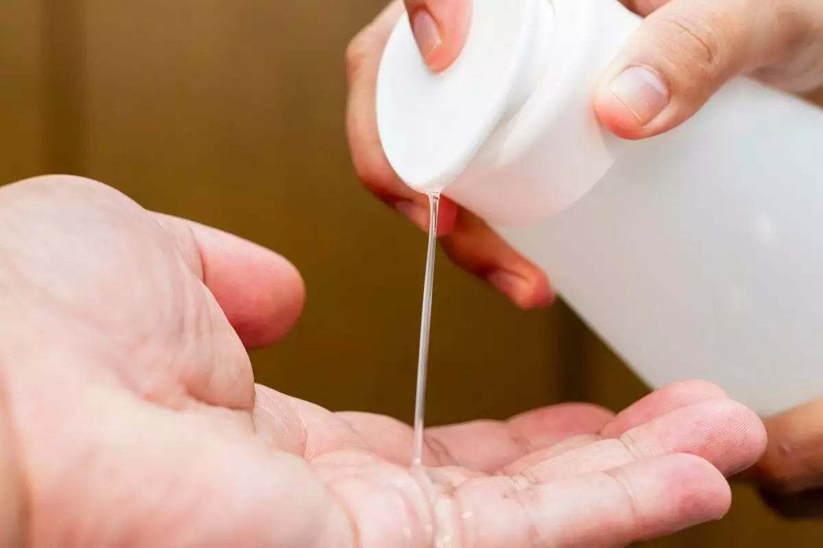 Álcool 70 - Reprodução Canva