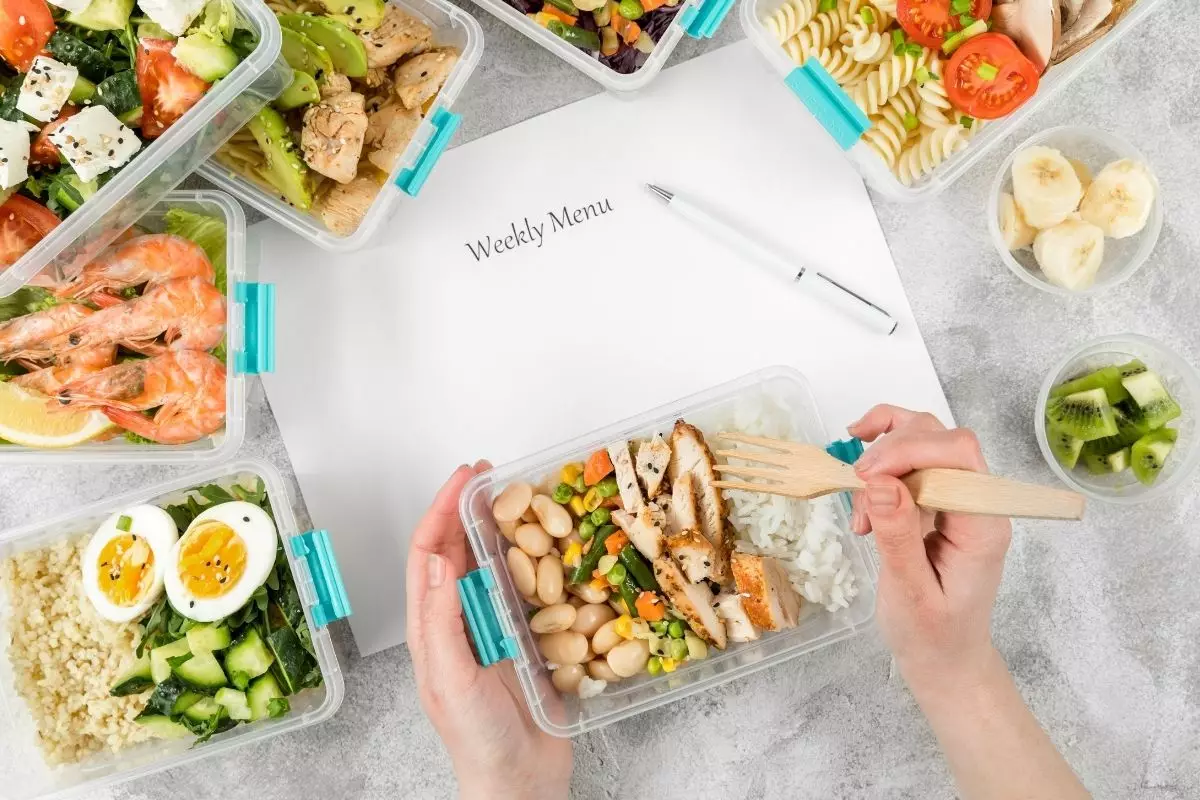 Cardápio semana caseiro para a família - Reprodução: Canva