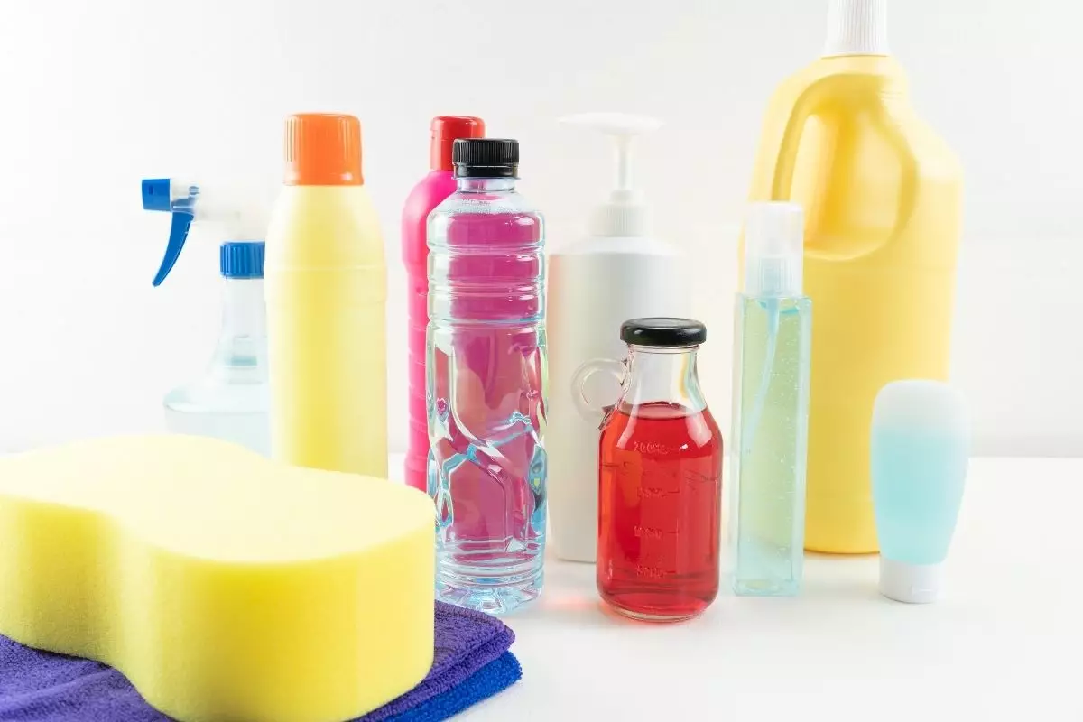 Confira as funções de cada cor diferente de detergente e saiba as diferenças