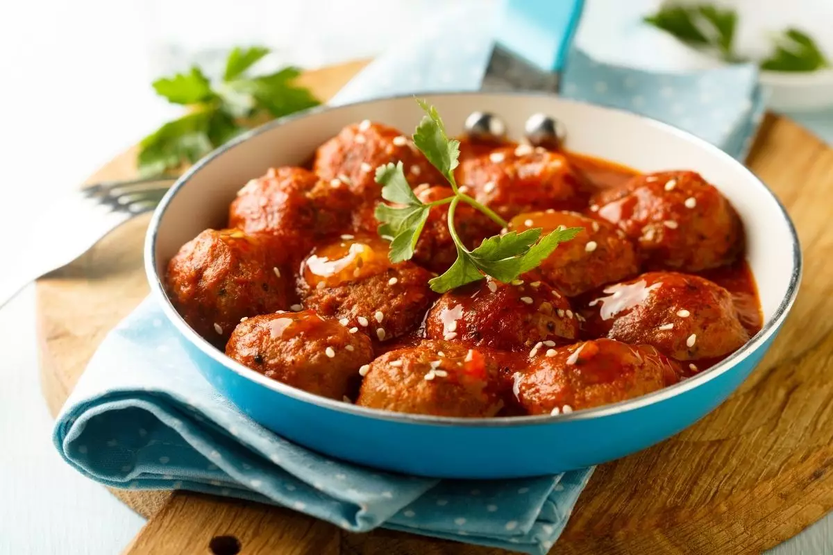 Molho de almôndegas: confira essa receita deliciosa que vai fazer diferença na sua refeição