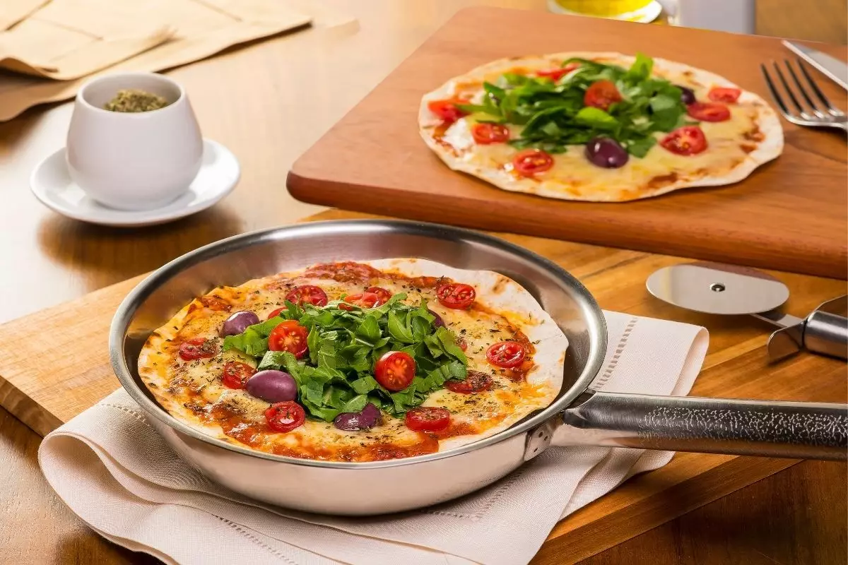 Lanche rápido e fácil: pizza de tapioca feita em apenas 5 minutos - Reprodução Canva