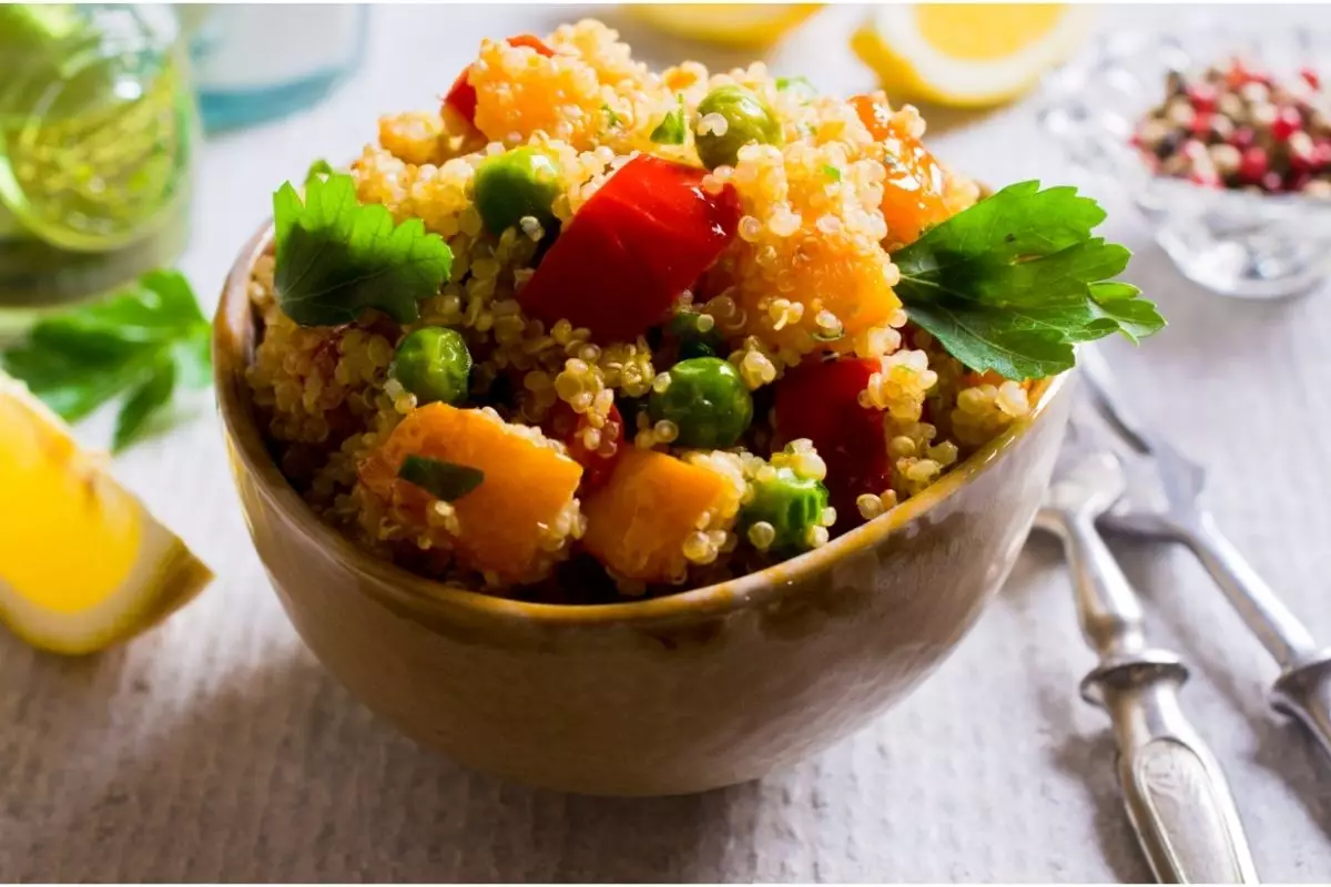 Receita de quinoa à primavera! Prepare um almoço saudável em uma panela - Reprodução Canva