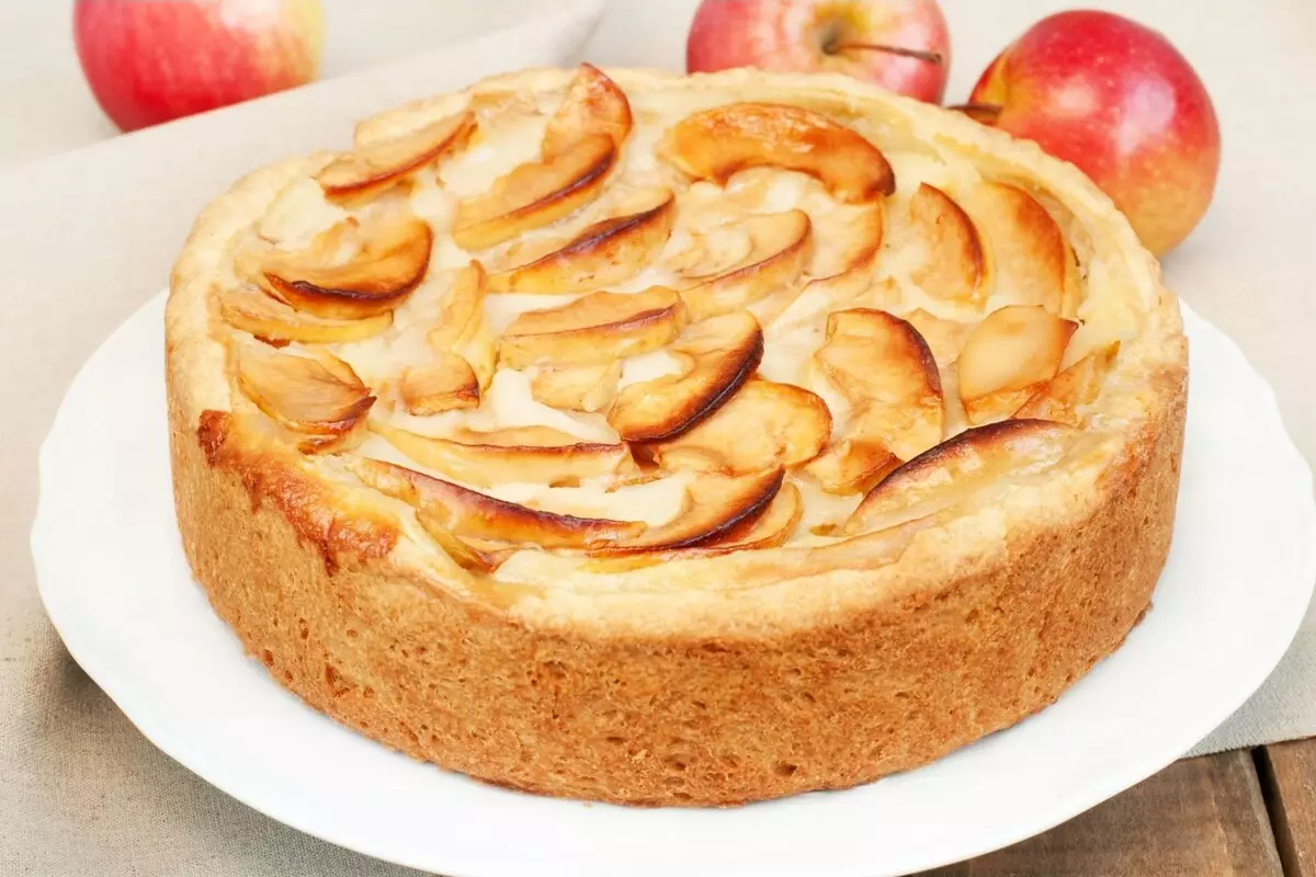 Bolo de maçã de liquidificador: saiba como preparar essa deliciosa receita - Reprodução Canva