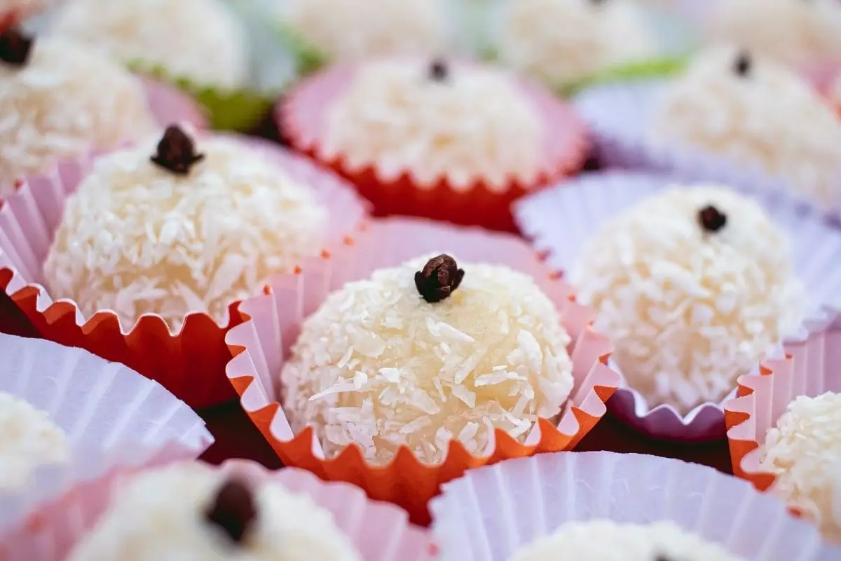 Beijinho - Reprodução Canva