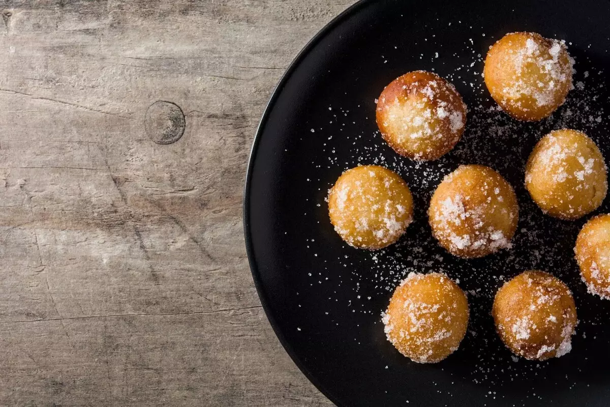 Bolinho de chuva na air fryer: acompanhe uma receita exclusiva desse prato saboroso - Fonte Canva